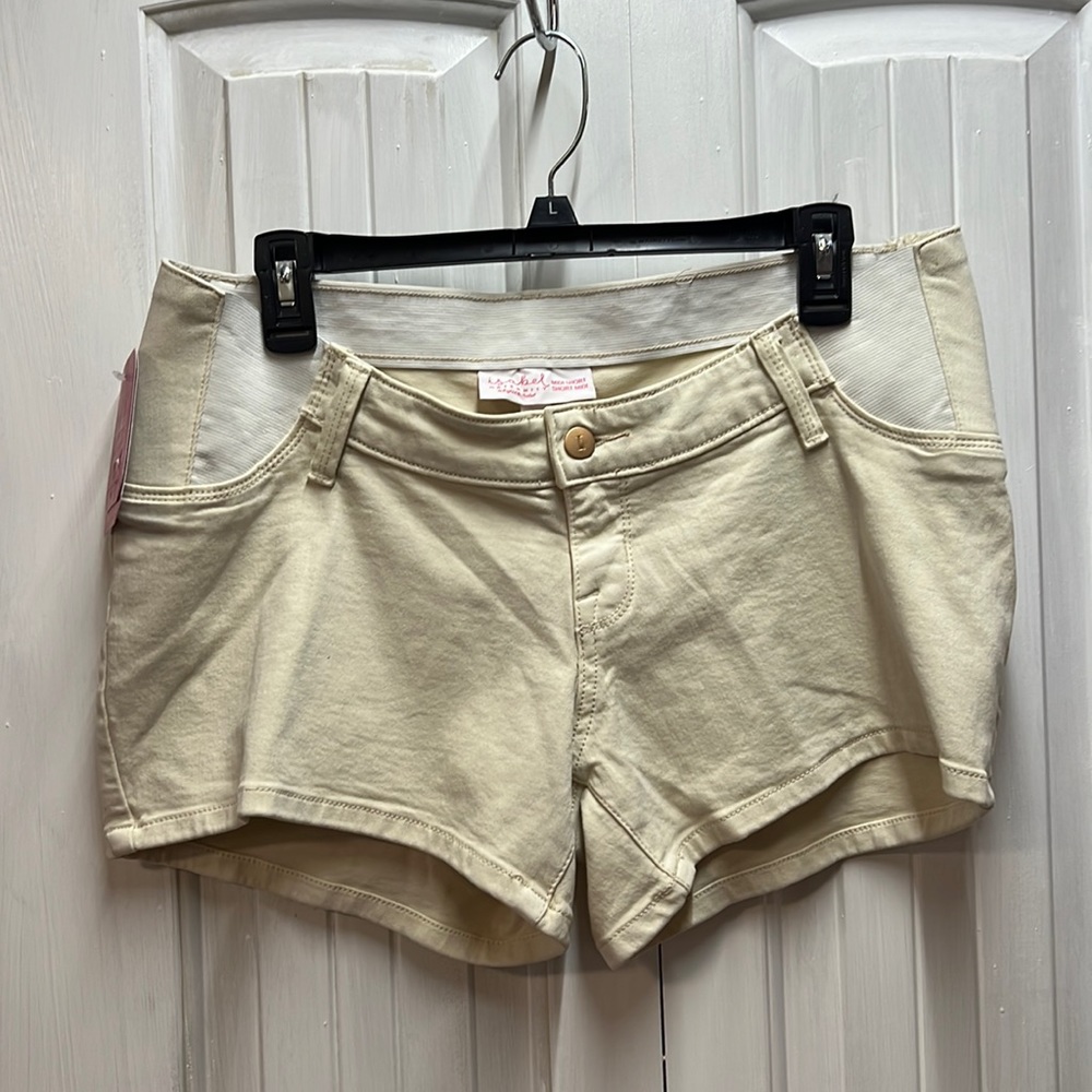 Isabel maternity shorts size 6